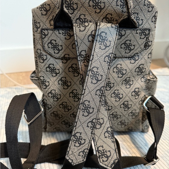Guess Backpack - Picture 4 of 4
